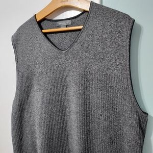 Eddie Bauer sweater vest - size Large